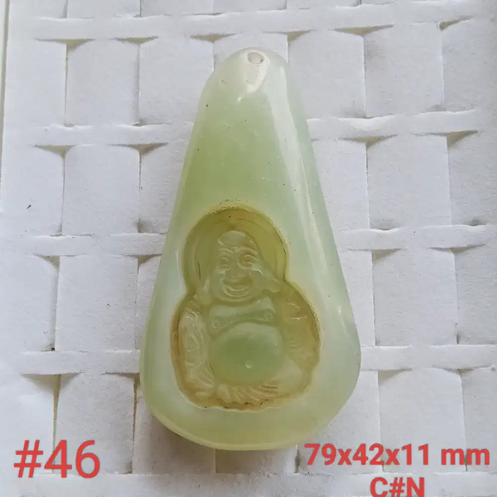 Liontin batu serpentine, carving julayhud