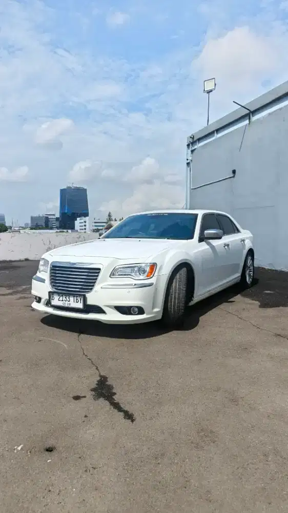 Chrysler 2012 low km