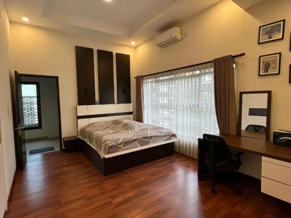 Rumah mewah di cijagra buahbatu strategis dekat griya