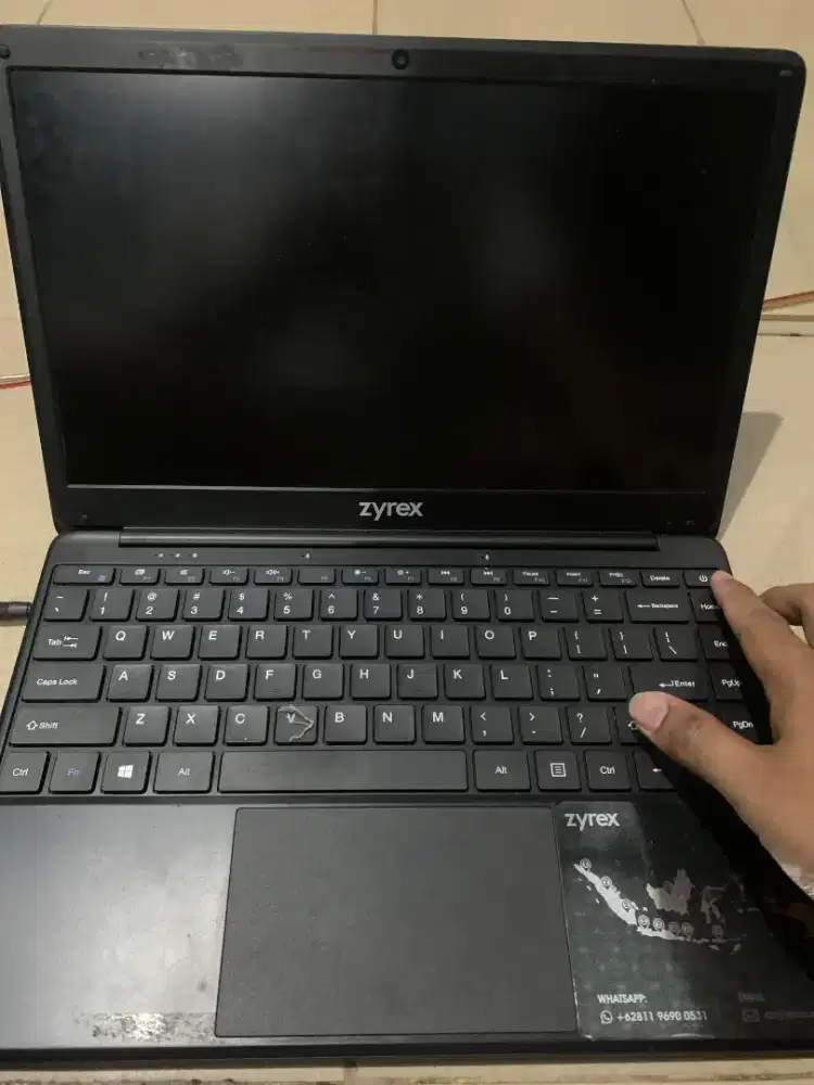 Laptop zyrex sky 232