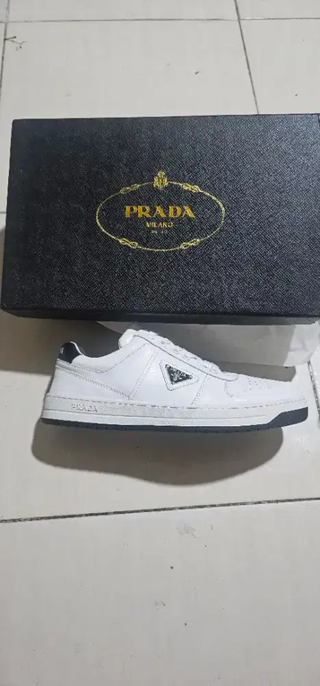 PRADA MILANO SEPATU ORIGINAL WHITE SIZE 41 UKURAN 26 CM