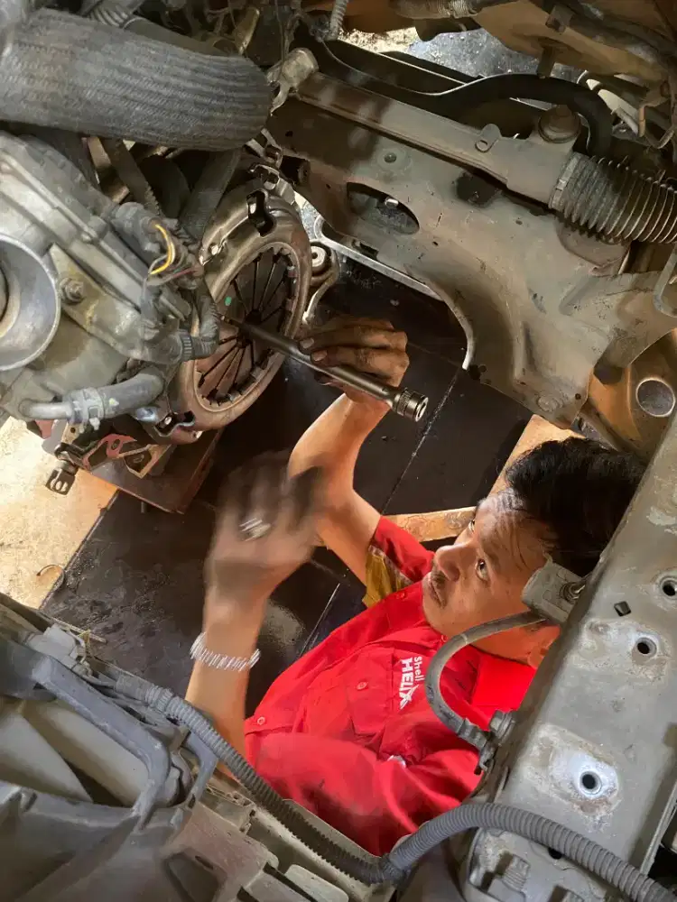 Montir mobil panggilan