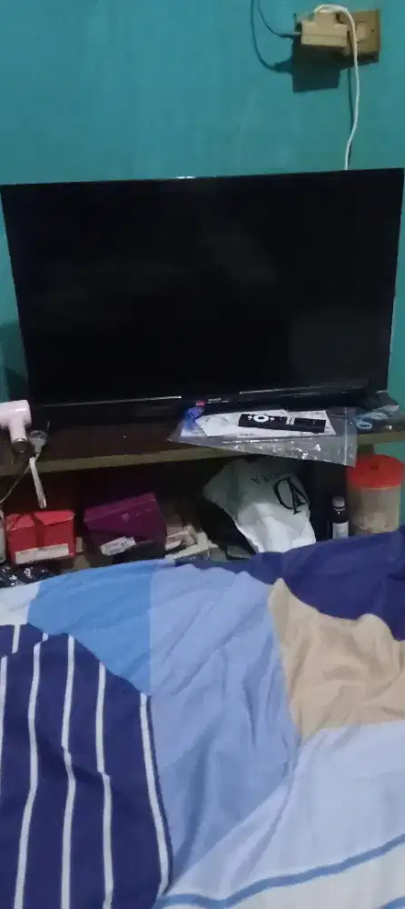 Jual tv masih baru