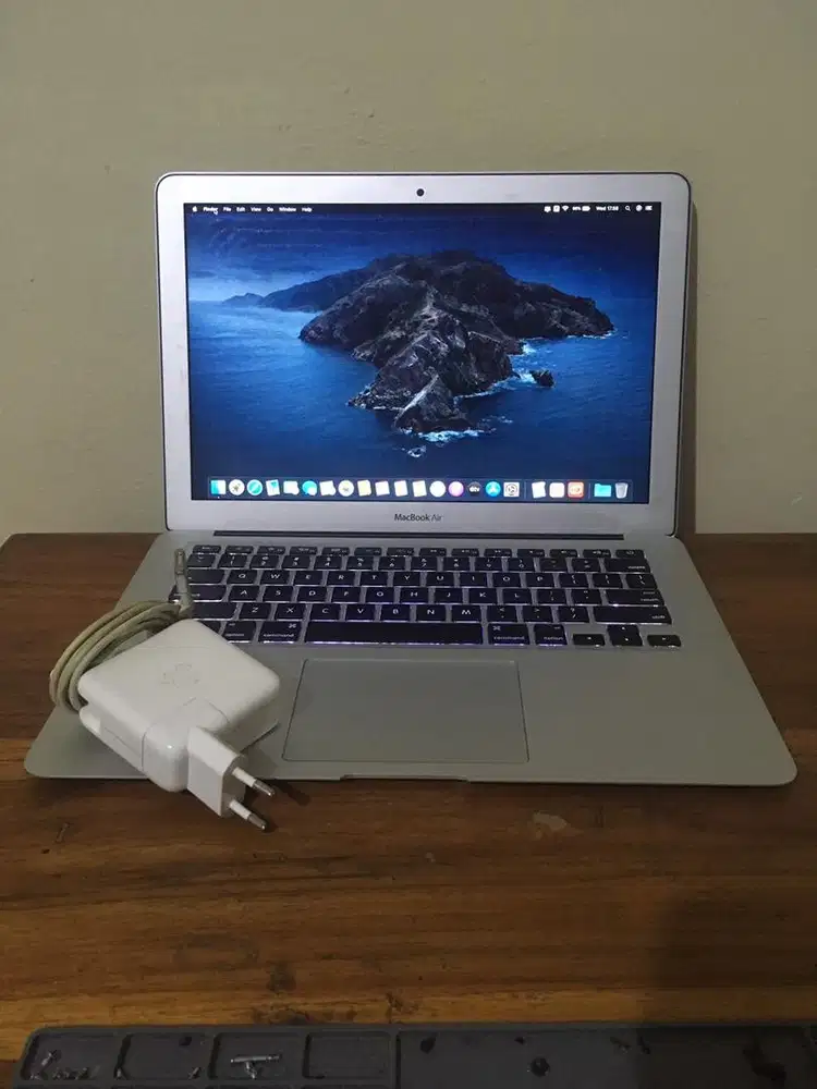 Laptop Macbook Air 13 inch 2012