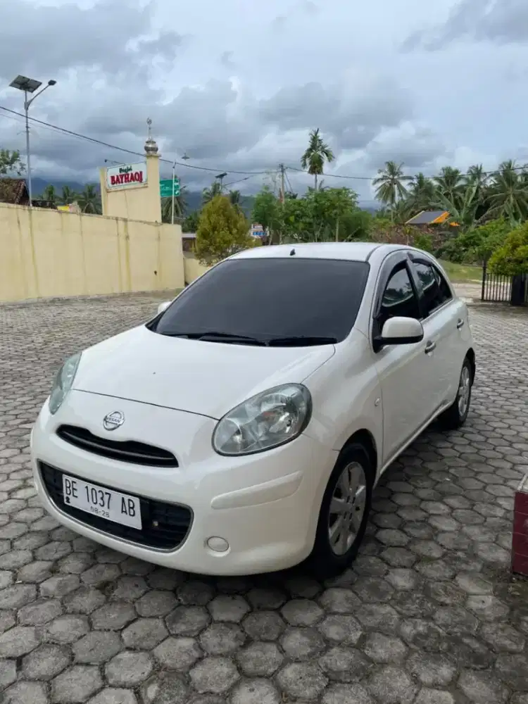 Nissan march 2012 At