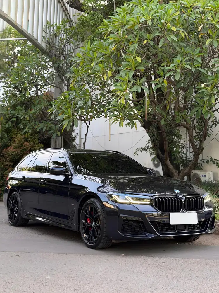 BMW 530i Touring 2023 Bensin