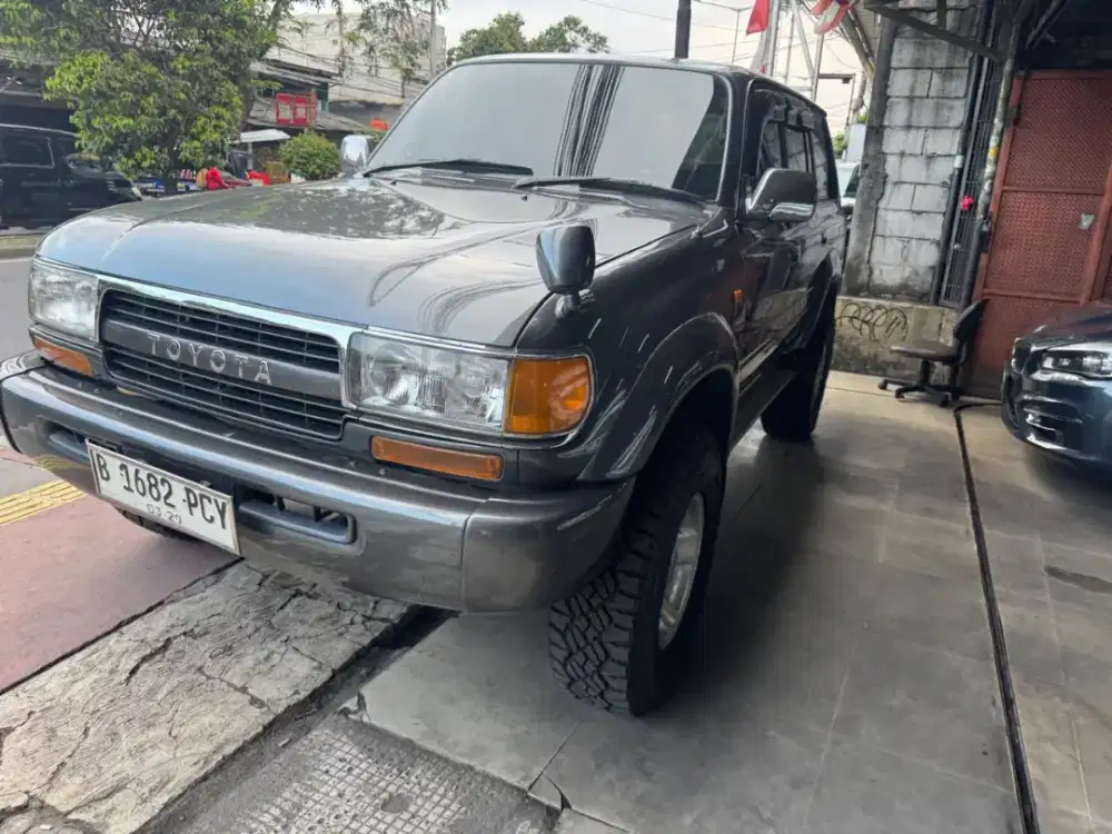 Toyota landcruiser diesel VX limited  sunroof th 1996 MT