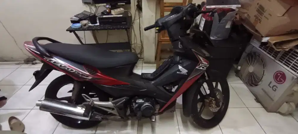 Jual Revo karbu 2008 bekas kurir