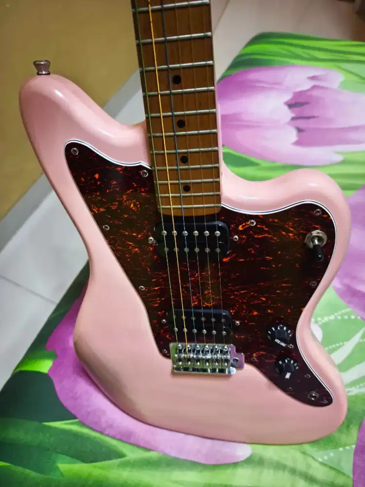 Gitar Elektrik
Bacchus BJM-3RSM/M SLPK (ORI lengkap!)