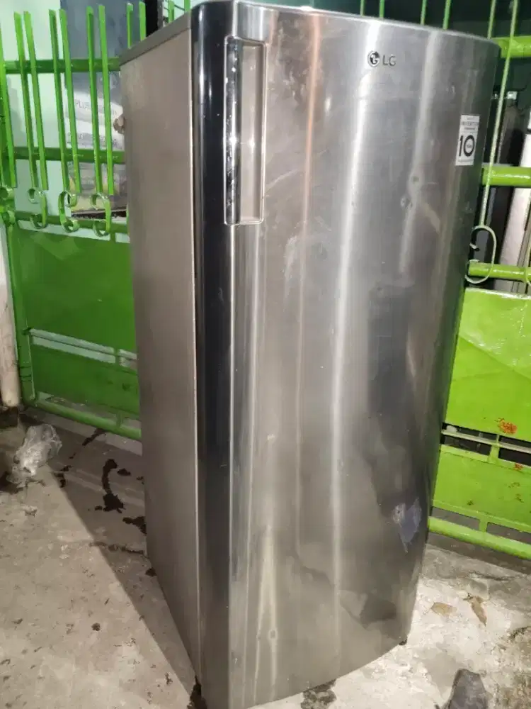 Freser LG 6rak normal beku siap pakai