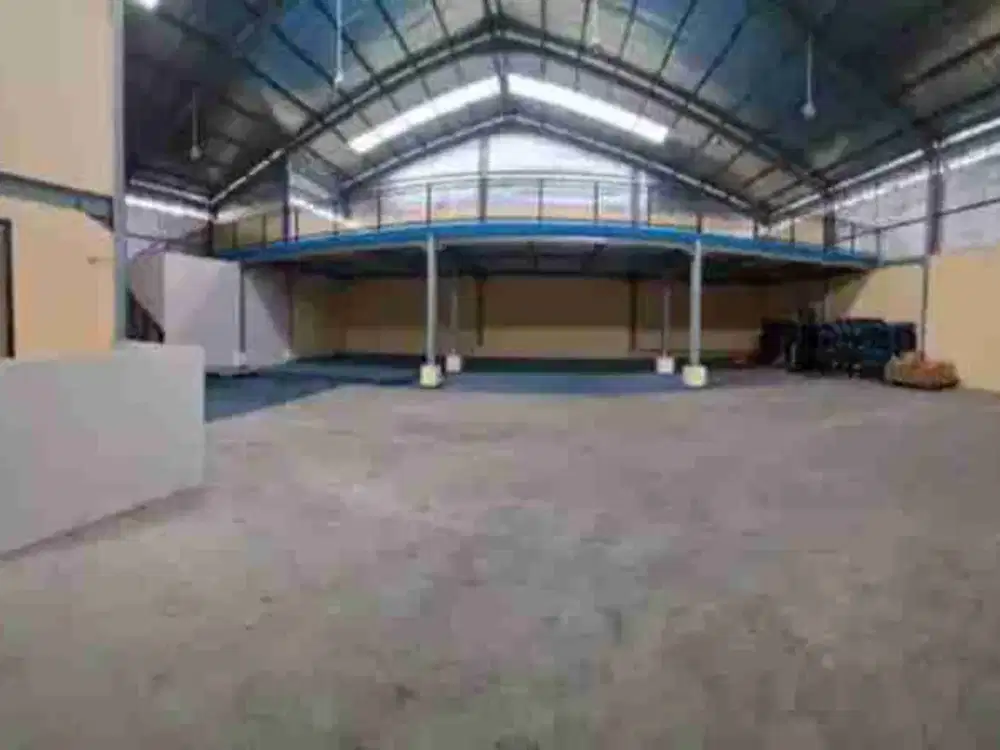 Gudang Besar Luas Dan Strategis di Depok