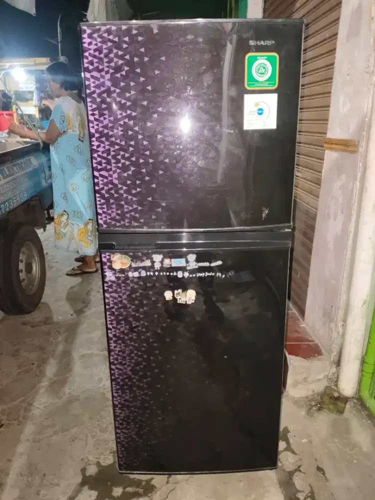 Kulkas 2 pintu sharp normal dingin beku siap pakai