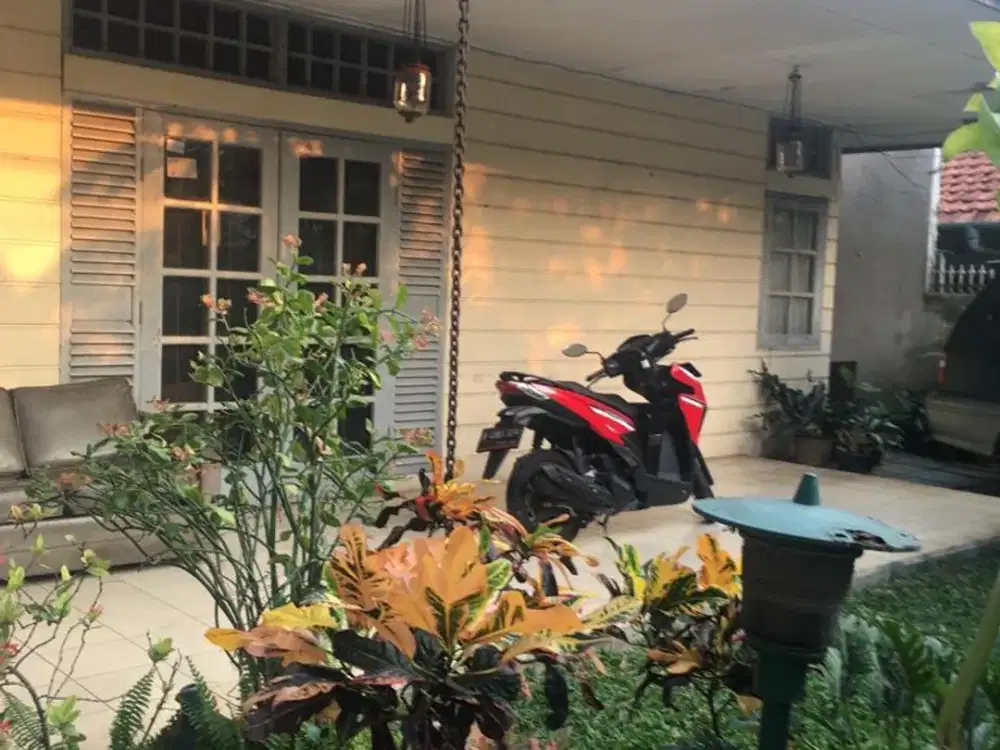 Rumah Hitung Tanah Lokasi Sangat Premium di Kebayoran Baru