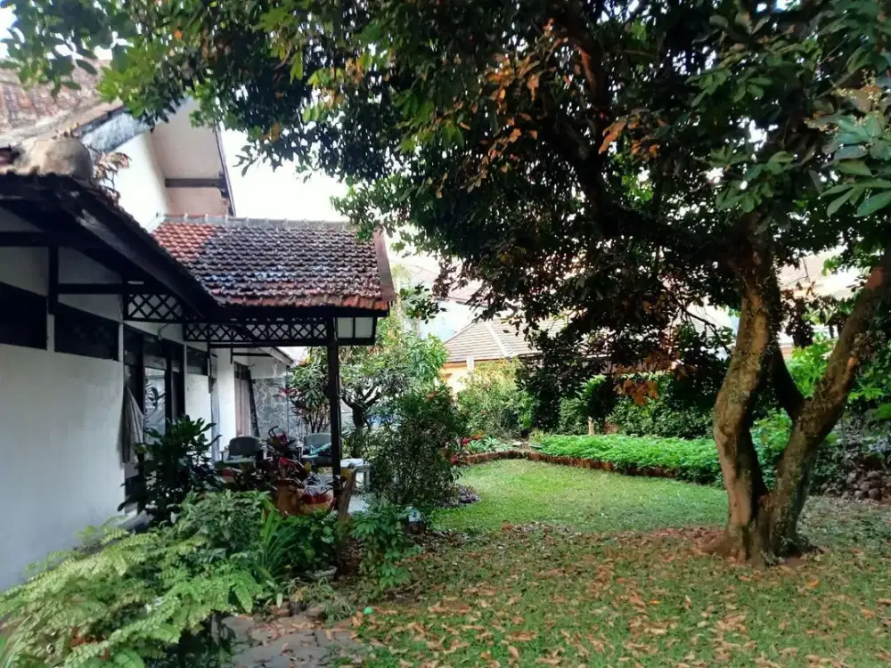 MURAH!!!! Rumah Lama hitung Tanah di turangga buahbatu Dekat Martanegara Sesko Tsm Bandung