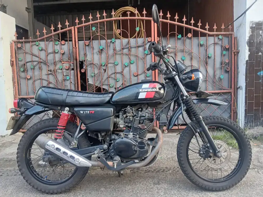Dijual Cepat motor W175 TR wrn Hitam