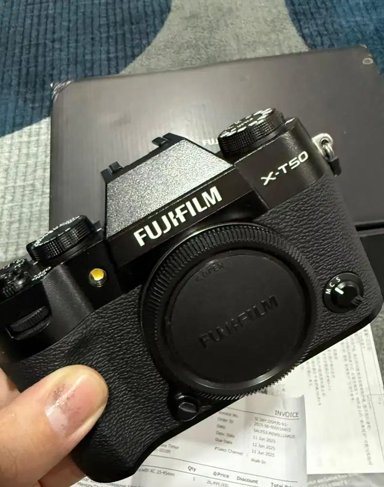 Fujifilm XT-50 XT50 X-T50 99% like new resmi Juni 2027