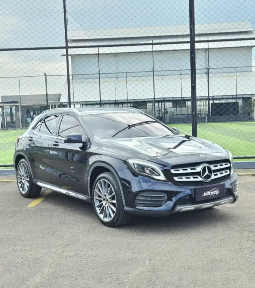 Mercedes-Benz GLA200 Sport Last Edition 
Black On Black Facelift