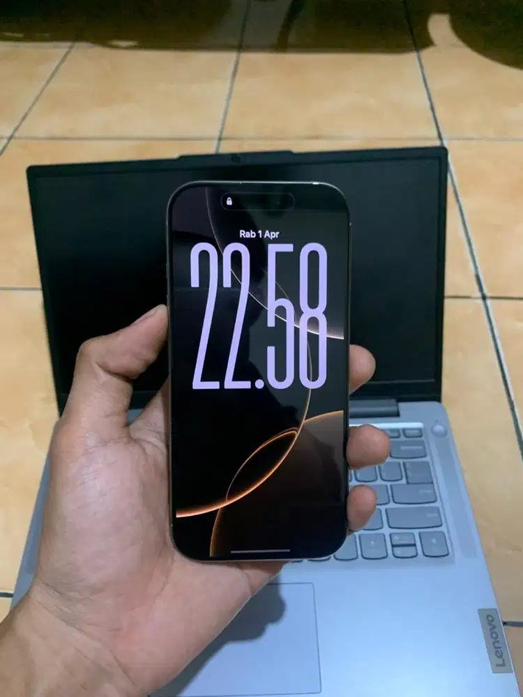 Iphone 16 Pro Natural titanium