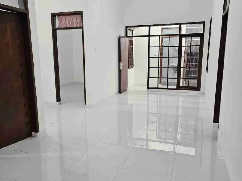 SEWA RUMAH CLUSTER LUX BATUNUNGGAL (SD)