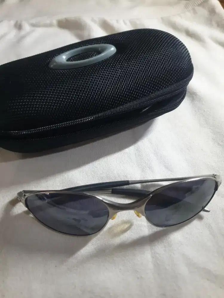 Kacamata Oakley C wire titanium vintage