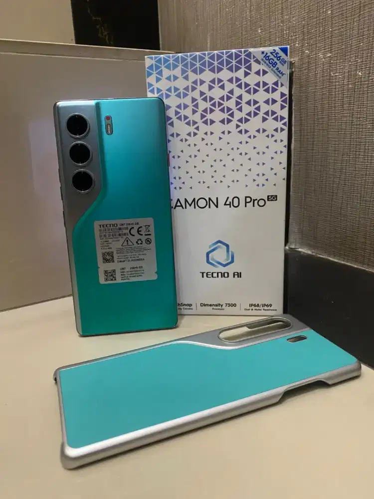 Tecno camon 40 pro 5G 8/256 grs 06/2026 like new