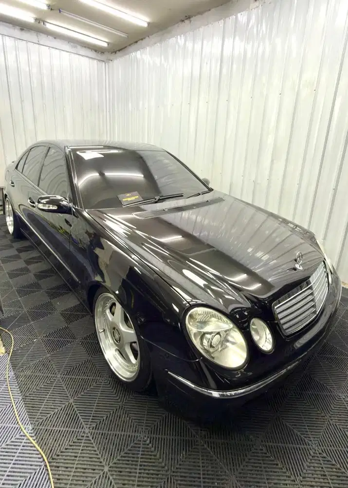 W211 E240 ELEGANCE th 2002 .