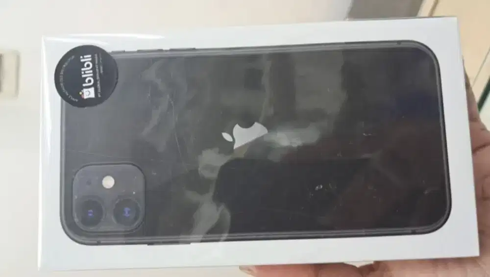 Iphone 11 Basic 128 Gb (Black) BNIB free case MagSafe & Tamper glass