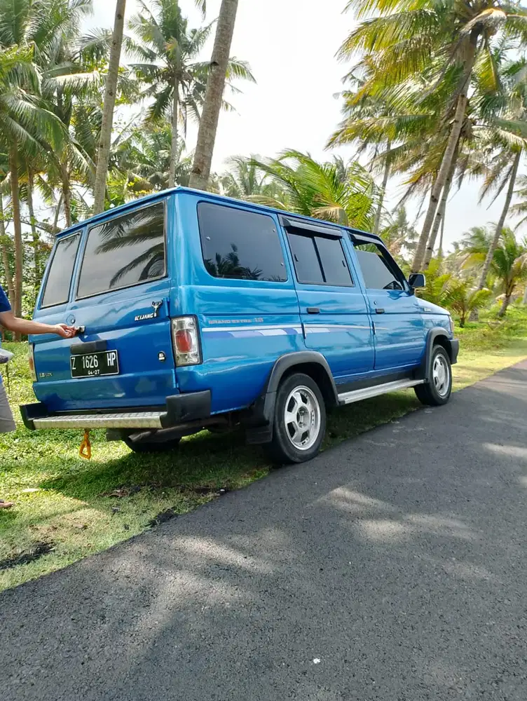 Kijang LGX 1996