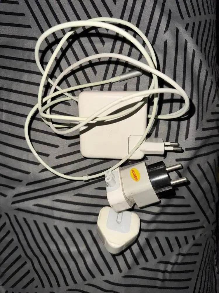 Magsafe macbook 1 (L) original 60Watt untuk macbook 2008-2012