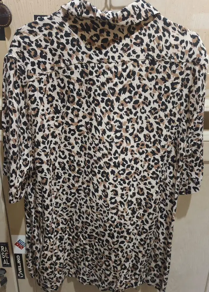 H&M KEMEJA LEOPARD