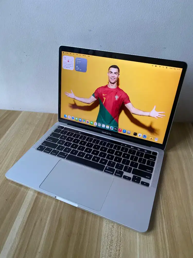 MacBook Pro M1 2020 16/256