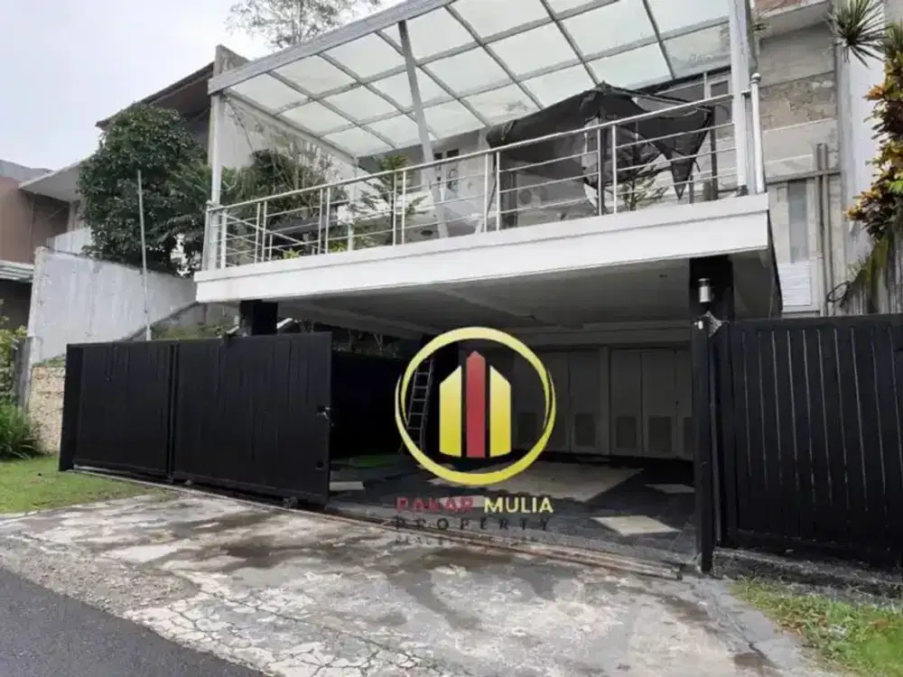 Rumah Mewah siap huni 3 Lantai di Kawasan Elite Setra Duta, Bandung.