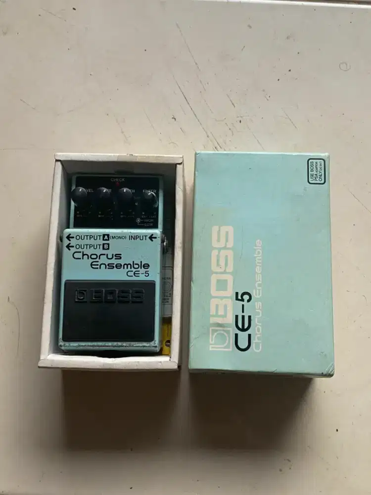 Boss CE5 chorus ensemble