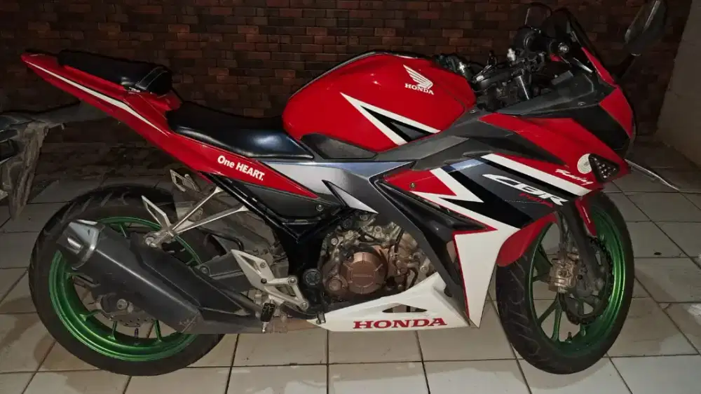 Honda CBR 150R ABS
