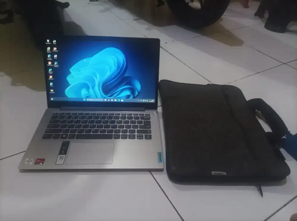 Laptop Ideapad slim 1