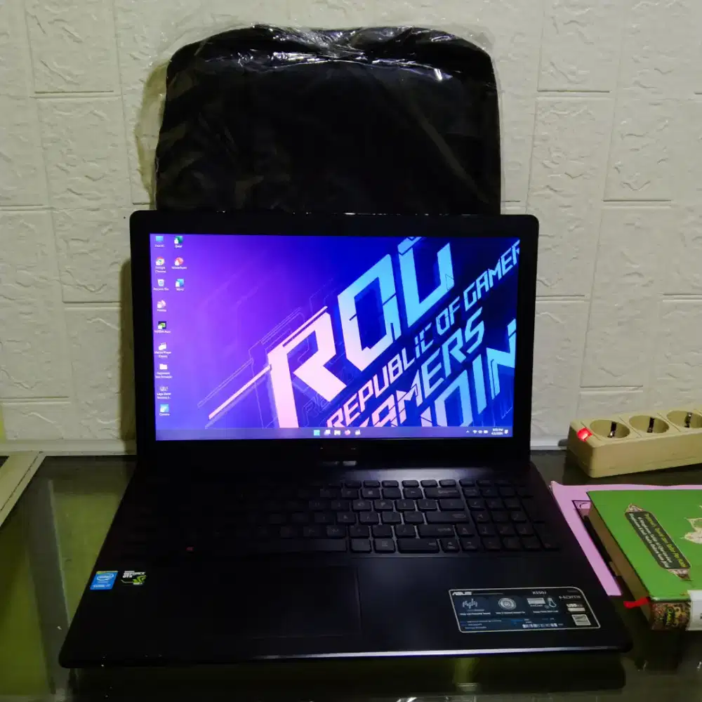Laptop Asus gaming core i7 VGA GTX 4gb ram 8gb sdd 256gb layar IPS