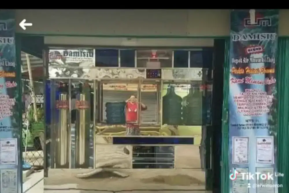 Depot air minum isi ulang