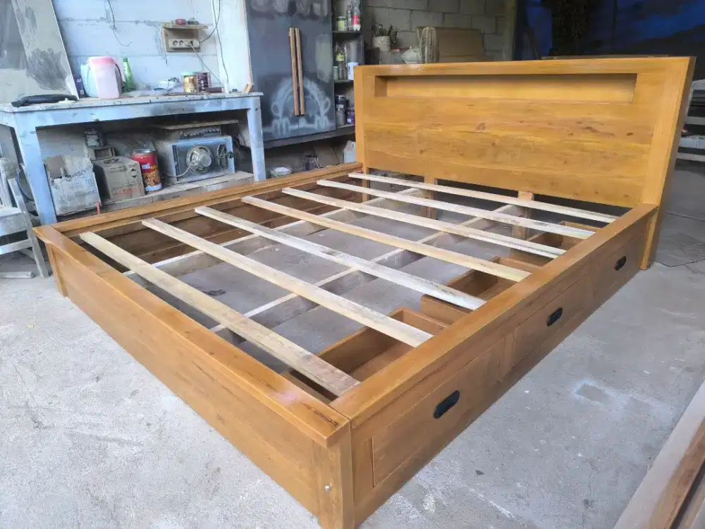 Dipan laci minimalis