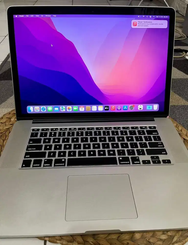 Macbook pro 16 / 256 i7