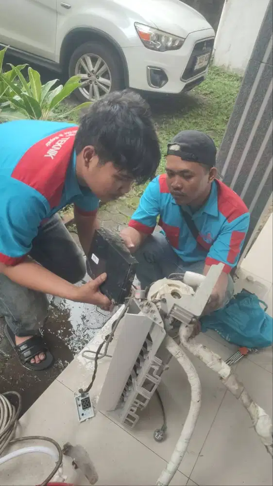 Dibutuhkan segera Teknisi AC atau Elektronik