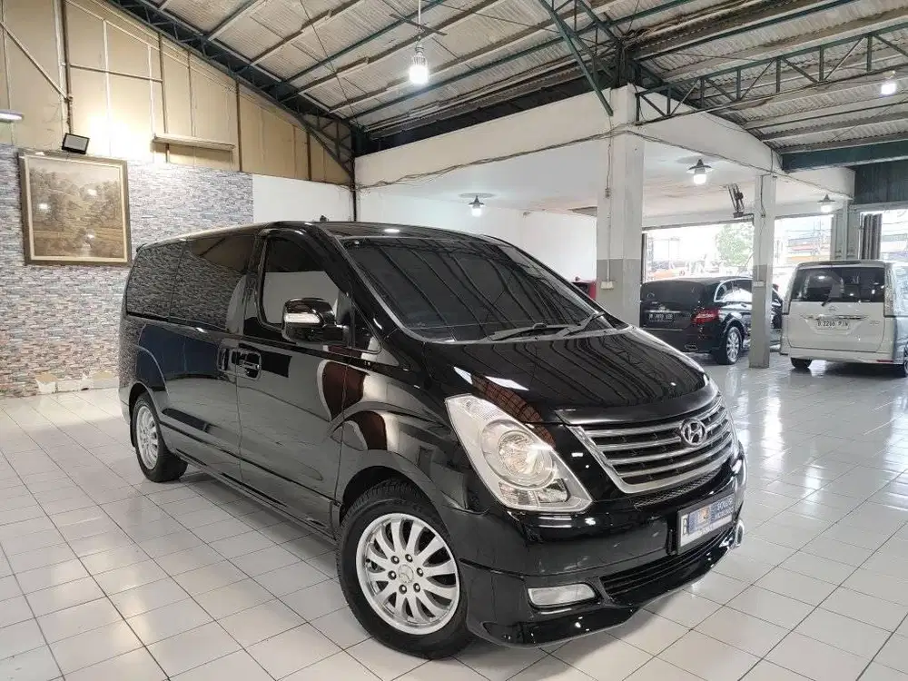 Hyundai H 1 ROYALE CRDI Diesel AT 2012 Hitam