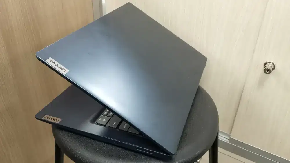 Dijual laptop Laptop Lenovo Ideapad Intel i3 gen 10 ram 8GB SSD 256GB