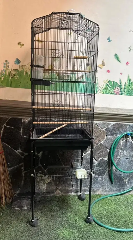 Kandang burung seperti baru