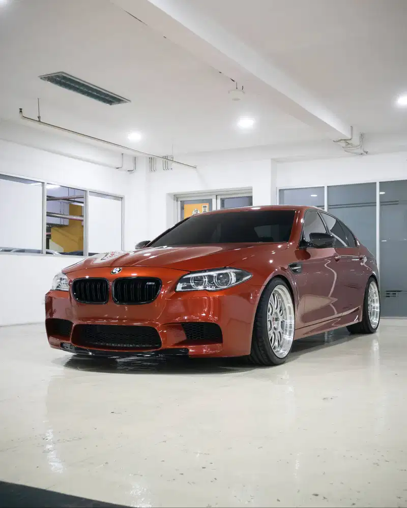 BMW M5 F10 LCI 2013 Orange