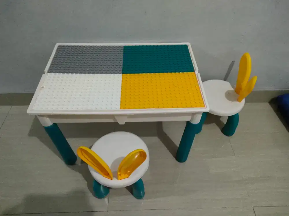 Meja mainan anak / meja belajar anak