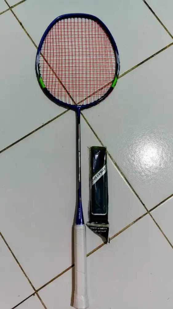 Raket badminton