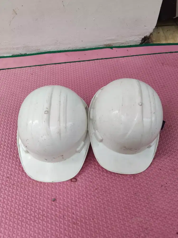 Helm proyek borongan ada 5