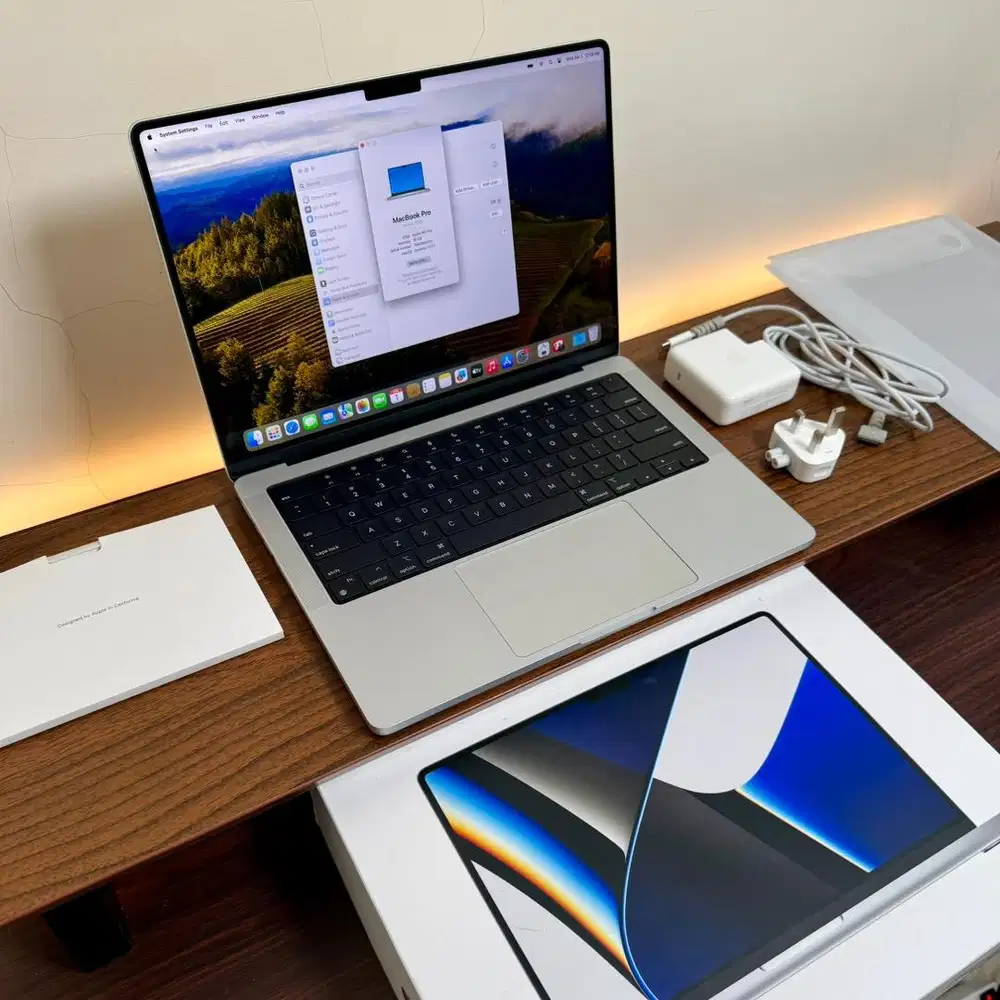 MacBook Pro 14 inch M2 Pro Fullset original likenew