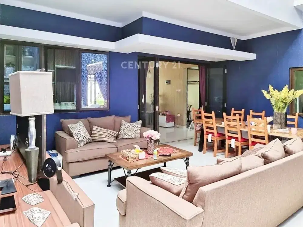 Rumah Depan Taman Melia Residence Graha Raya