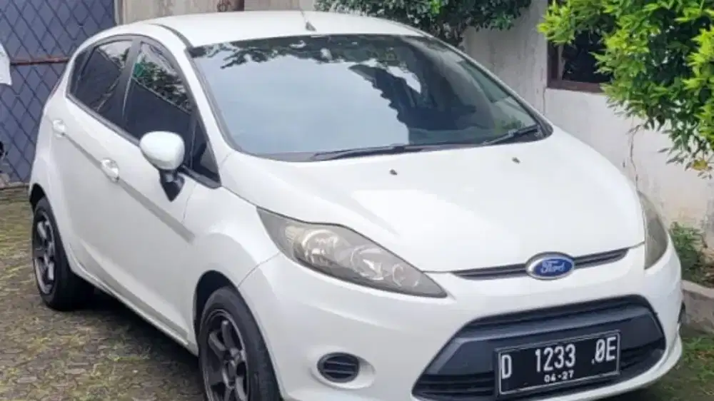 Jual mobil Ford fiesta 1.4